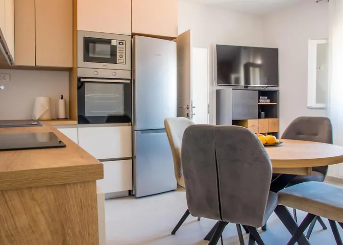 Paradise Island Pucisca