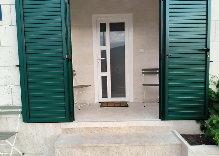 Paradise Island * Pucisca