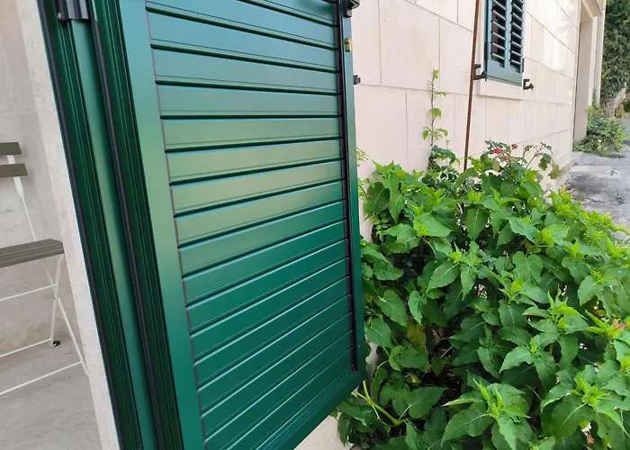 Paradise Island * Pucisca